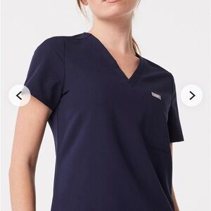 Catarina one-pocket scrub top navy XL